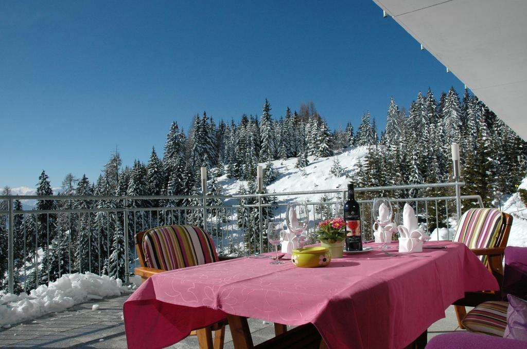 Sonnenhotel Zaubek Treffen Exterior foto