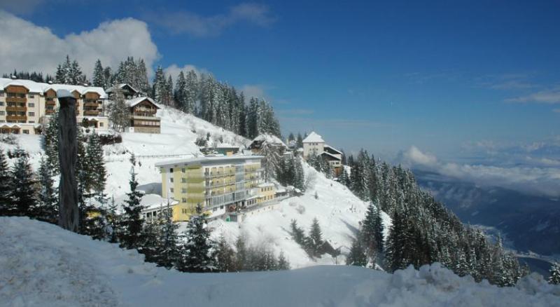 Sonnenhotel Zaubek Treffen Exterior foto